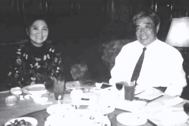 1979年中国女代表访问美国，一餐厅老板说：在朝鲜我当过您的俘虏