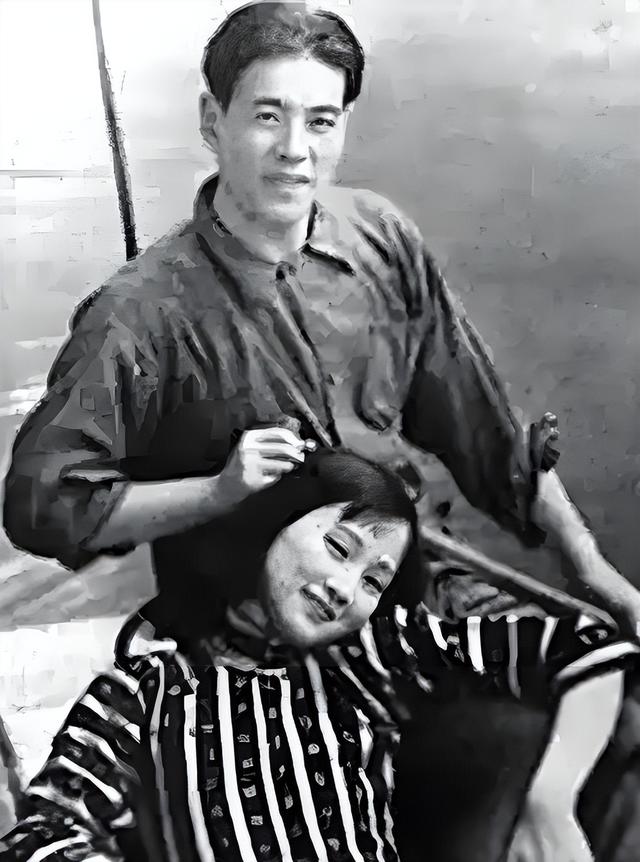 他曾与毛主席同住一屋，一生花天酒地，建国后却成了开国功臣