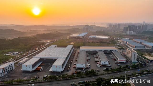 简阳的“根”与“翼”