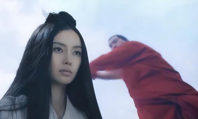 黄晓明也没想到	，被自己抛弃的前妻杨颖，已走上另一条“上坡路	”