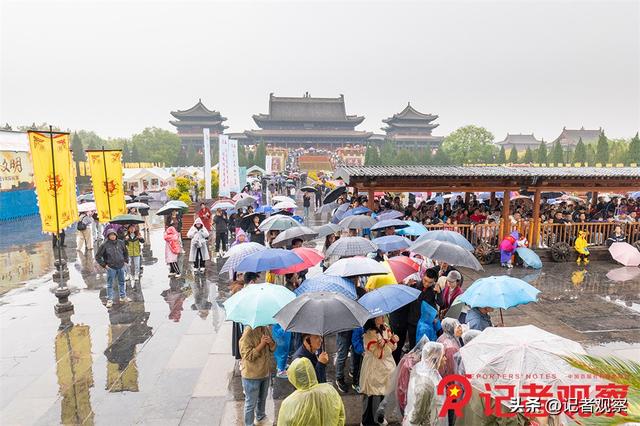 洪洞大槐树国庆热度不减：非遗互动+寻根打卡，雨中“回家”过佳节