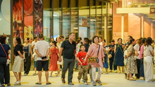 家长问爆了：「月映武夷」凭什么成暑假“必修课”？