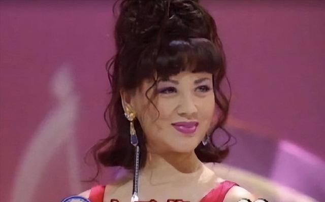她是中国第一美妇，因太美曾被克林顿接见，为显年轻28年不近男色