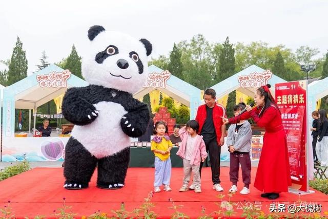 洪洞大槐树景区国庆盛宴持续升温移民后裔老家寻根忙