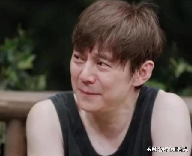 51岁主持人何炅近况：无妻无子、与保姆相伴，如今终于与自己和解