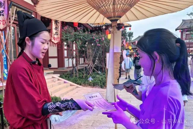 仅216天落地德州的“NPC”小镇，如何让游客留下来“演戏”？
