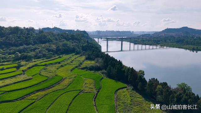 四川这个首批“国贫县”，戴帽31年逆袭成区域前三，凭什么？