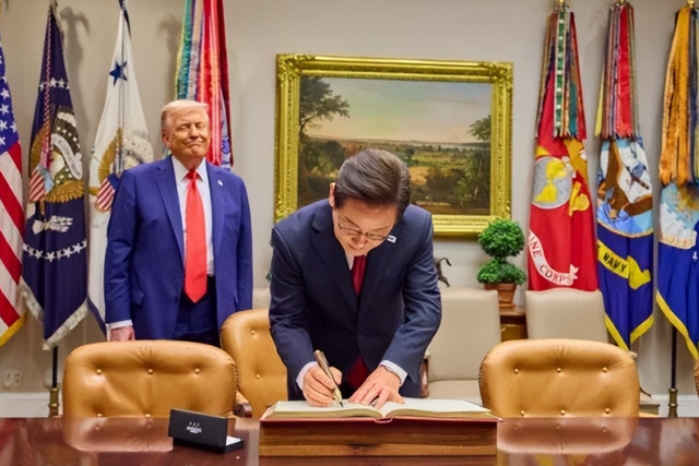 特朗普盛情邀请李在明一同访华，李在明欣然答应，是否会与普京一起见证中国大阅兵？