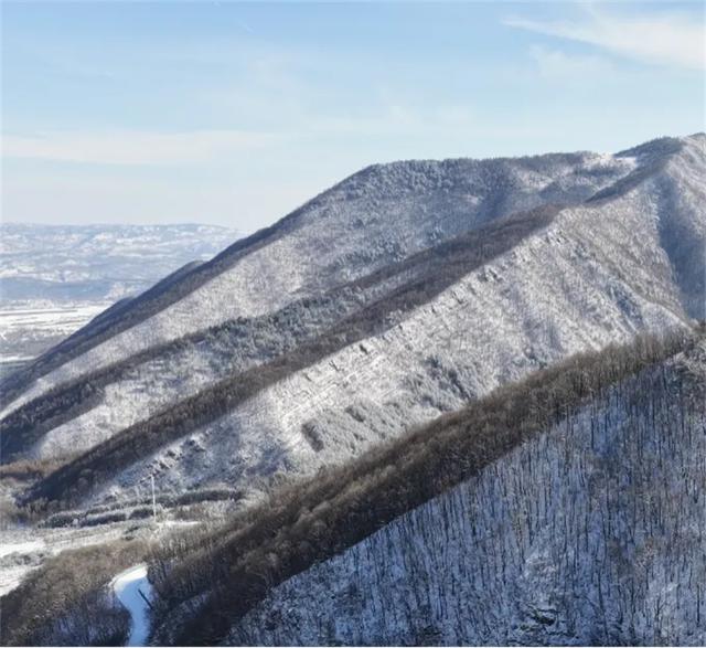新雪映六盘，诗声越千年！2026这抹银白，藏着最动人的山河共鸣