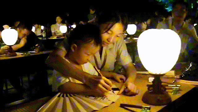 沉浸式幻境剧场、穿越级古楼奇妙夜…这才是亲子游的“神仙打开方式”