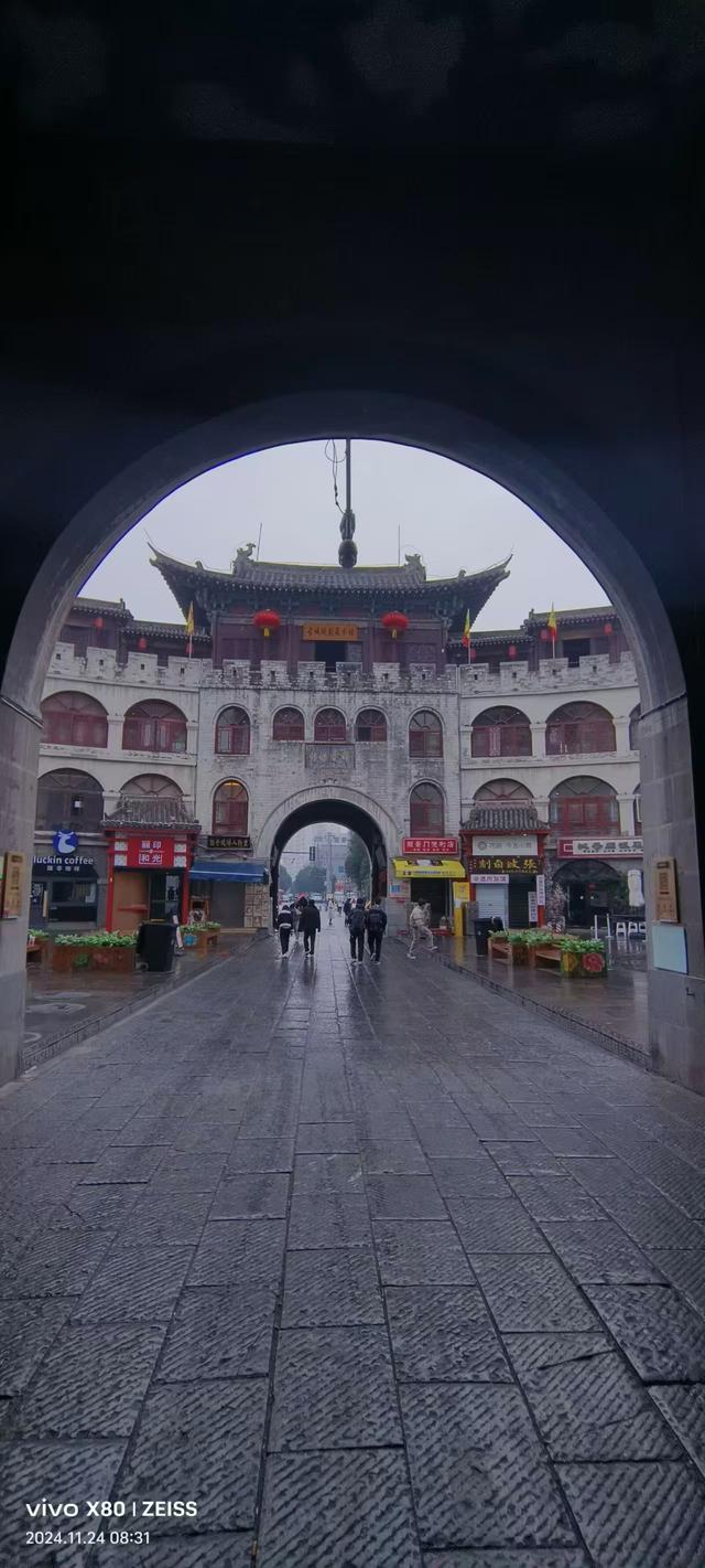 丽景门登临记：在晨光中叩问一座城