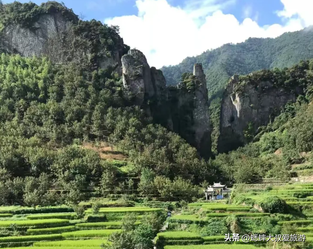 来杭州秋天第一爬吧，征服“浙西第一高峰”，其景惊艳，其村凉爽