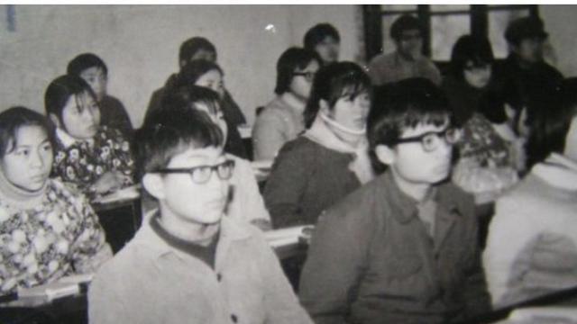 76年我本该接班当营业员，父亲非让我当教师，后来我却十分庆幸