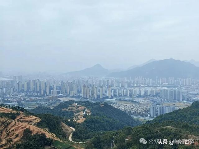 这处以玻璃栈道、落日观景和悬崖木亭而闻名的网红地，你可去过