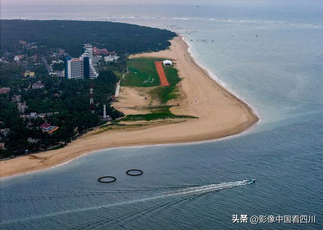 海南文昌：清澜海湾日出美景如画