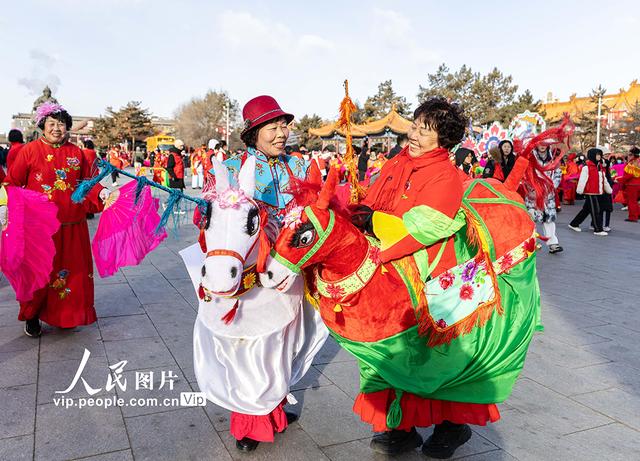 内蒙古呼和浩特：文化庙会贺新春