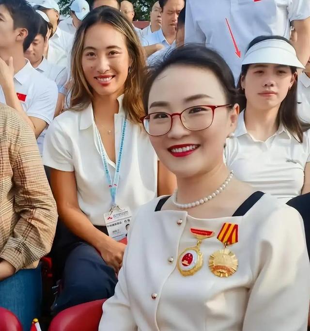 受邀观礼9.3阅兵的4位明星，个个口碑好，这才是我们该追的明星！