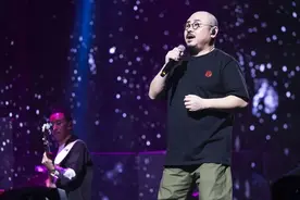刀郎演唱会引爆全场，廖昌永一句话，折射学院派与草根音乐的微妙图片