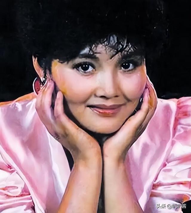 她11岁被导演看中，与名导同居多年被抛弃，如今复出却无人问津