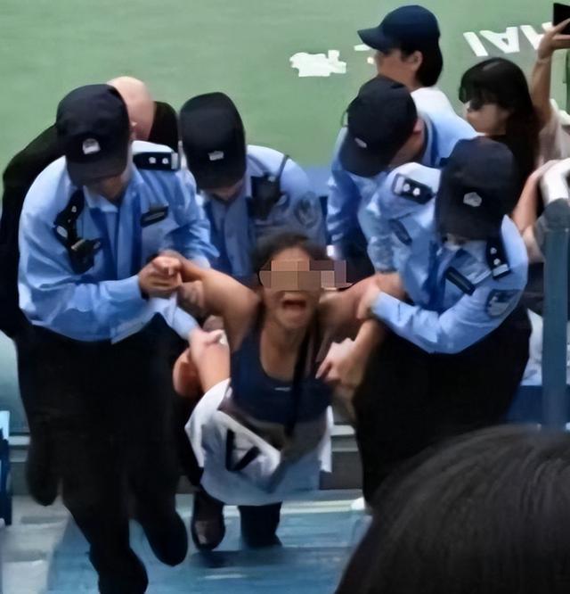 越扒越黑！上海“闹事姐”生活奢靡，前男友也不一般，邻居曝更多