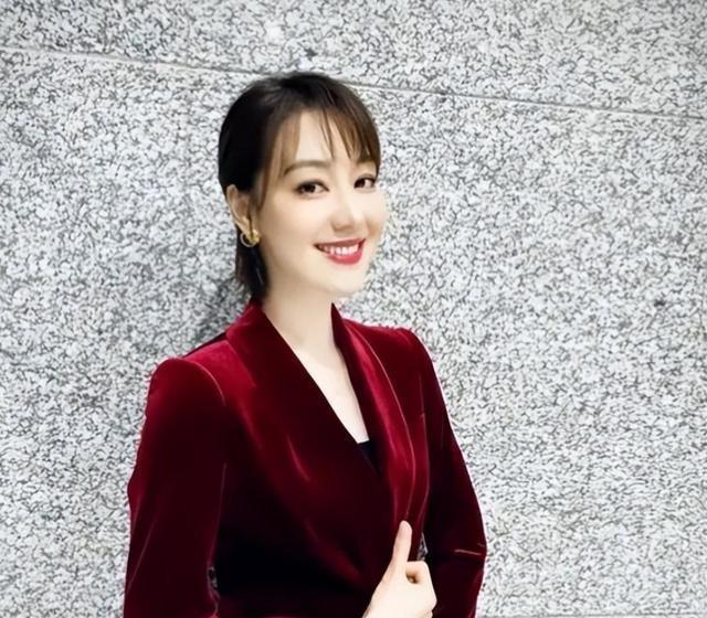 私生活混乱	、被央视开除、陪睡上位？王冠身上的标签究竟有多离谱