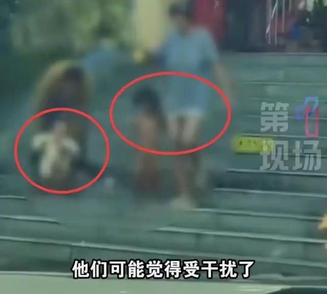 野人男孩新后续: 落户北京，不再爬行，母亲状态曝光，网友担忧