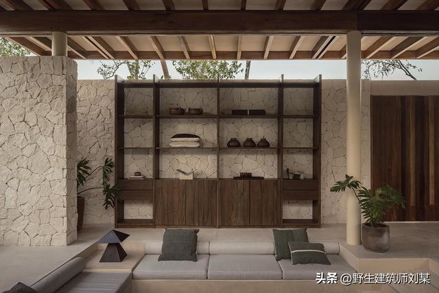 入住就得先付200美元押金，你觉得这个度假酒店值不值？