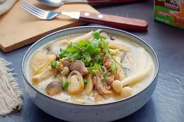 椰子猴头菇花胶 2026年猴头菇煲花胶简单做法