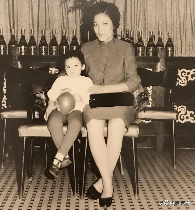 58岁10亿身家，34年感情长跑，8次背叛，这就是玉女守卫的爱情？