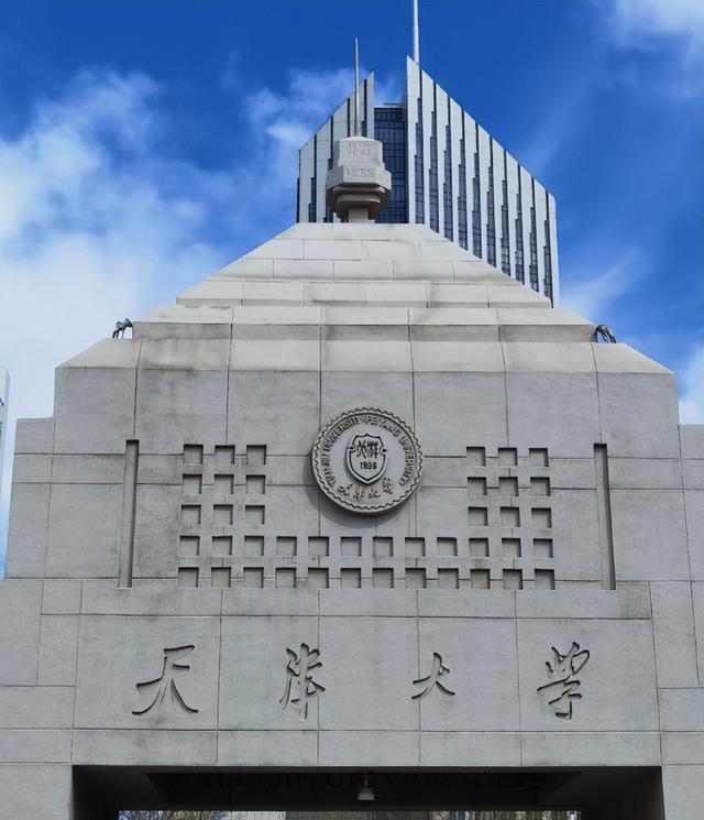 从太空射弹到田间施肥！中国无人机，不止是战场利器