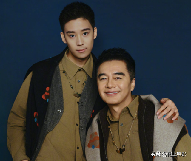 何晴葬礼结束，许亚军美国陪小儿子神情不见悲伤，评论区骂声一片