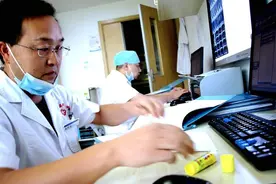 高血糖一点糖也不能吃？医生直呼：开心了一时，难受了后半生图片