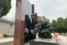 30年，为2750名英烈“站岗”图片