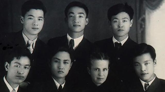 14年，李鹏解释与周总理的真实关系：有人传我是养子，是不正确的