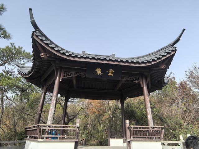 南京栖霞山一日徒步，游千年古刹，看漫山红叶