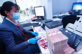 提前还房贷，是聪明还是愚蠢？银行员工透露：不少人“白送钱”图片