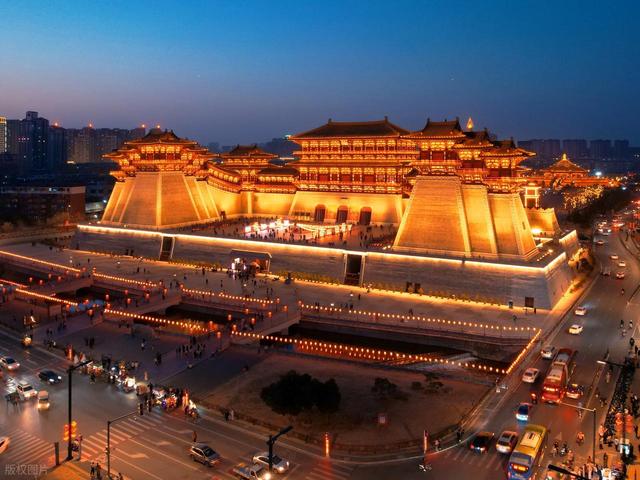 上个月去了趟洛阳，我实话实说：当地人的素质让我眼界大开～