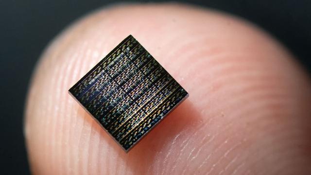 新型人工神经元模拟真实大脑化学反应，实现更智能的AI硬件设计