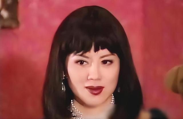 她是中国第一美妇，因为太美被克林顿接见	，为显年轻28年不近男色