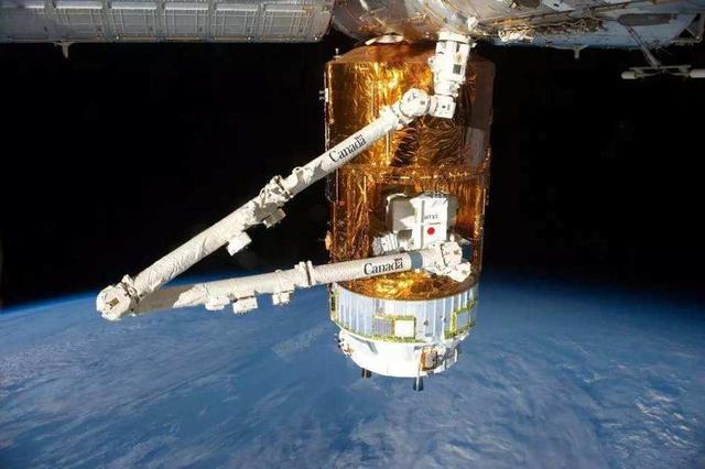 发射3天没到空间站！日本新飞船号称探月，却连主动对接都不会