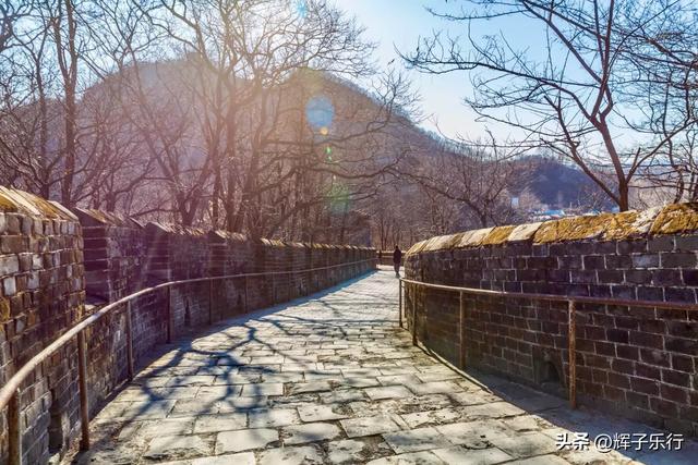 枯寂与荣华，辽宁丹东虎山长城的冬夏对话