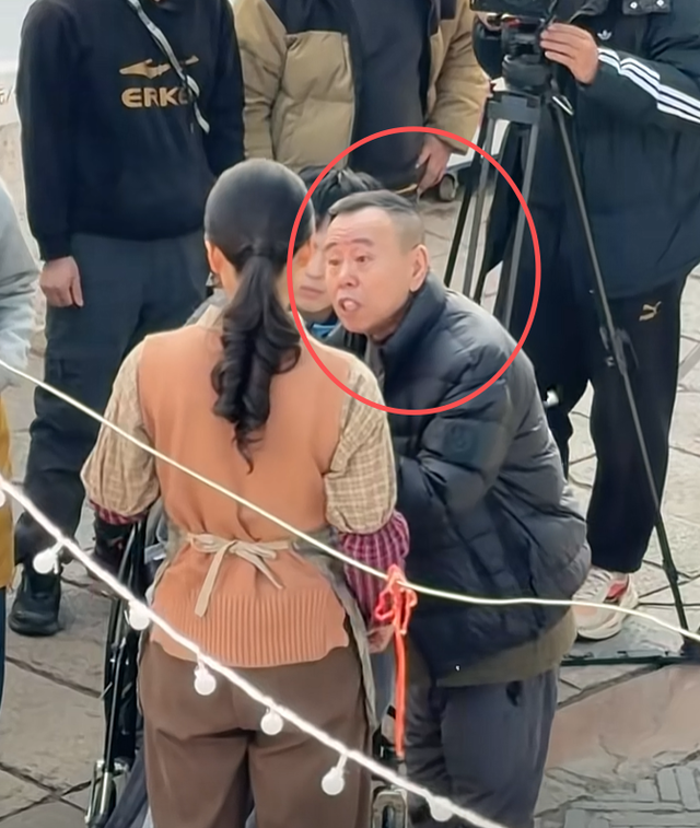 68岁潘长江豪宅名车无数，晚年却为42岁女儿愁白头，真相泪崩！