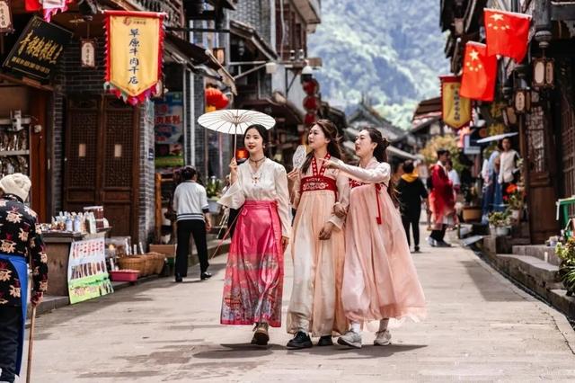 走，去水磨！在青瓦老街里“躺平”一个秋天