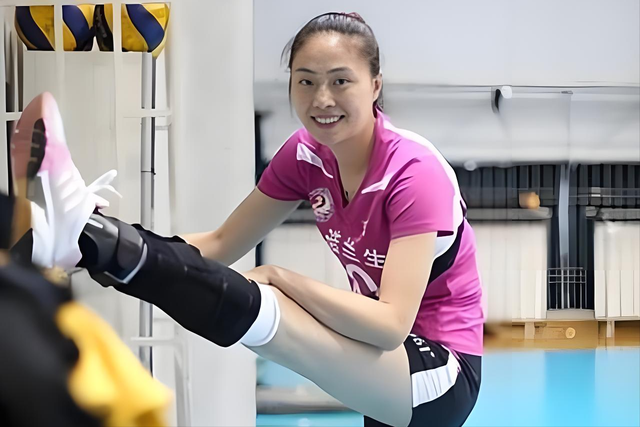 中国女排运动名将嫁美国，两人相差16岁，婚后生下混血女儿
