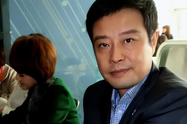 没想到，主持央视天气预报将近30年的宋英杰，竟是兼职的"临时工"