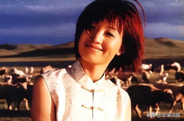 连上5次春晚，却和恩师同居怀孕被骗流产，如今56岁的她依然单身