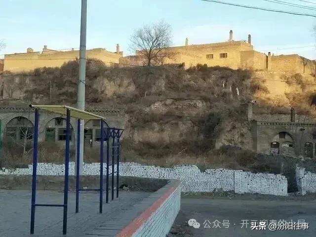 汾阳往事｜迎春：三泉寻忆，灶火里的烤饼与渐远的乡愁