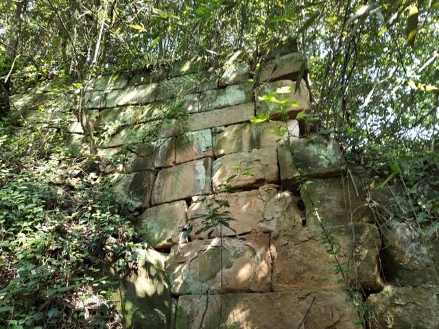 重庆北碚有座龙头山，山上有座400多年的明代老庙，叫“观音堂”