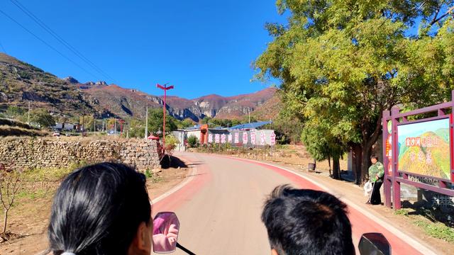 花最少的钱，看最美红叶，邢台佛照山，我们坐火车公交来啦