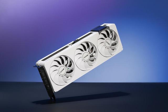 不到2000元的真·甜品2K游戏卡，蓝戟B570 Photon 10G OC显卡测评